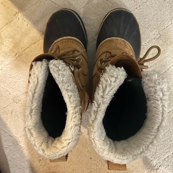 Tan Sorel winter boots - Picture 6 of 7
